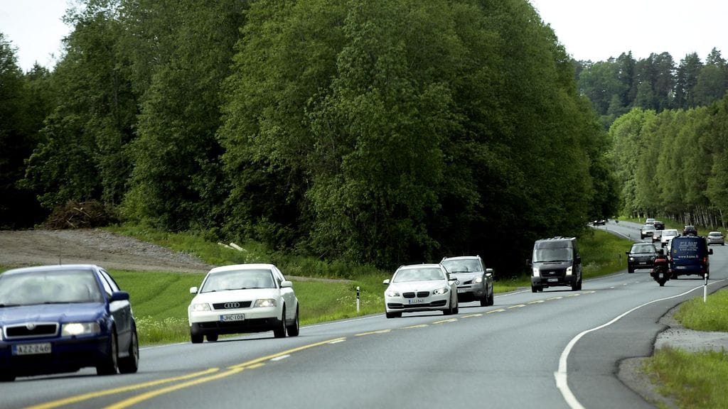 Yhteensä teillä tapahtuneissa onnettomuuksissa kuoli viime vuonna 266 ihmistä.