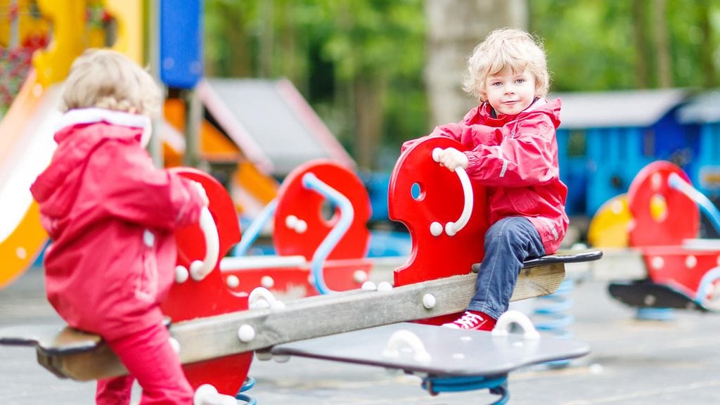 leikkipuisto, kaksoset