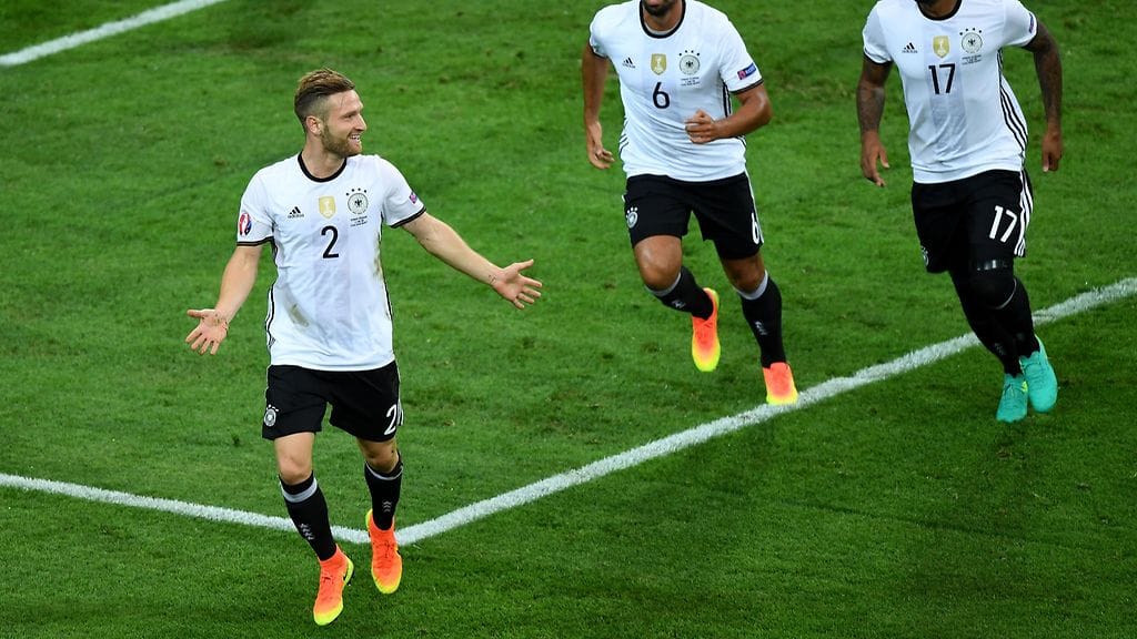 Shkodran Mustafi ei ole Saksan avauksessa Puolaa vastaan.
