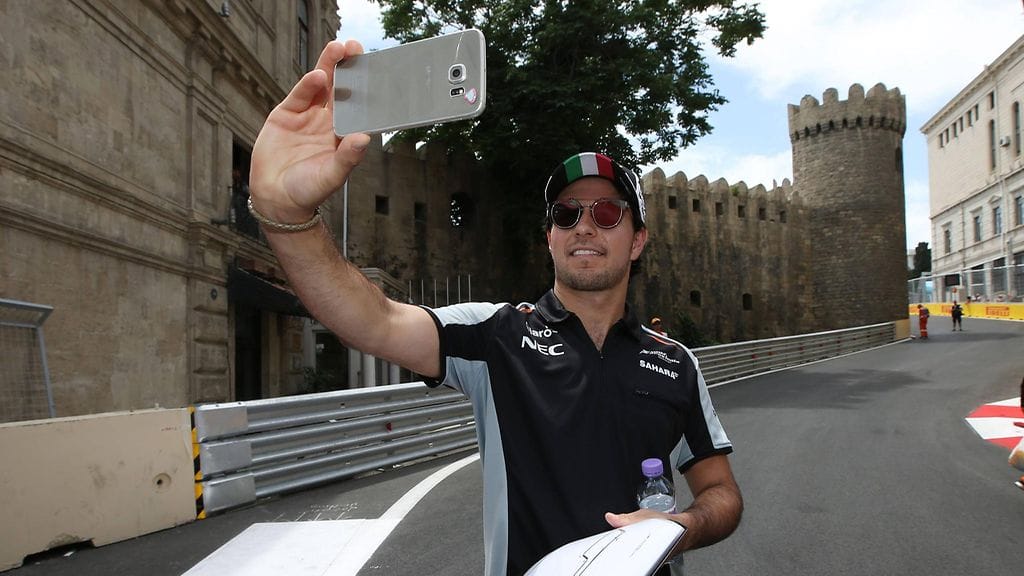 Sergio Perez kisaturistina Bakun radalla torstaina.