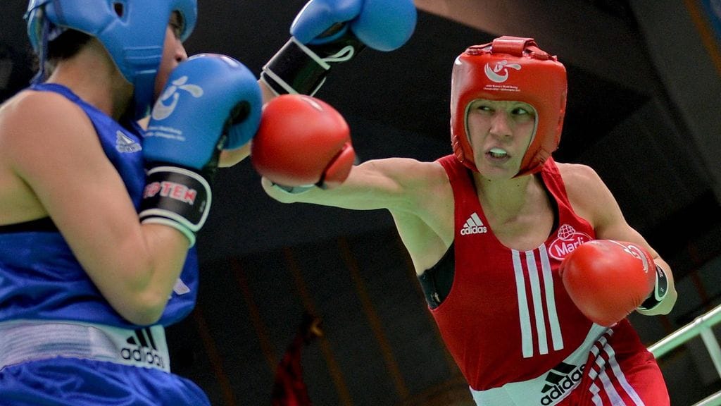 Mira Potkonen on ensimmäinen suomalainen naisnyrkkeilijä olympialaisissa.