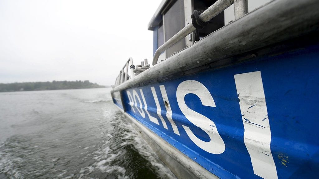 Poliisi tutkii tapausta tällä hetkellä törkeänä liikenneturvallisuuden vaarantamisena ja törkeänä kuolemantuottamuksena. Poliisi selvittää päihteiden osuutta tapaukseen.