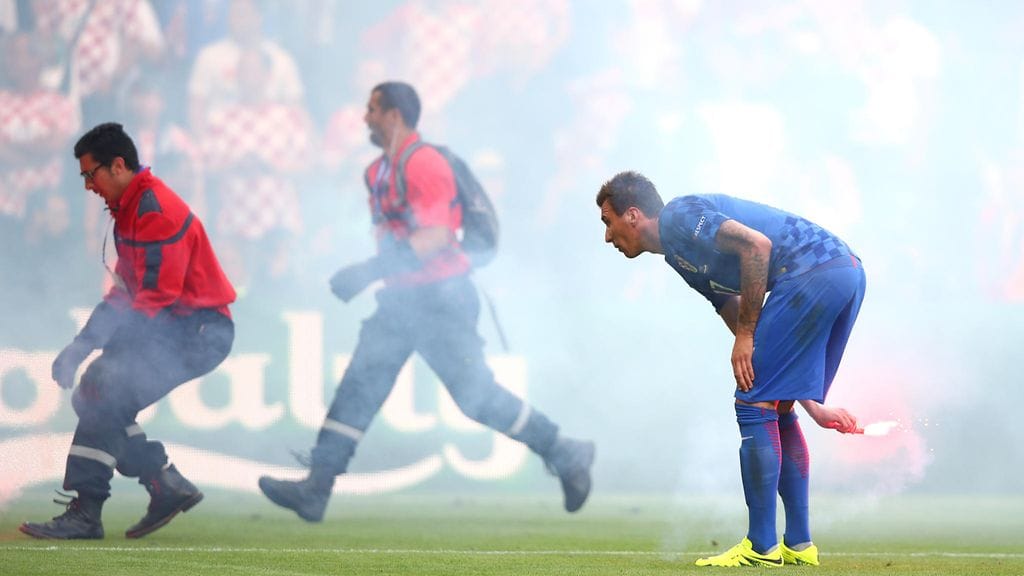 Kroatialaisfanit aiheuttivat ongelmia jalkapallon EM-kisoissa Ranskassa.