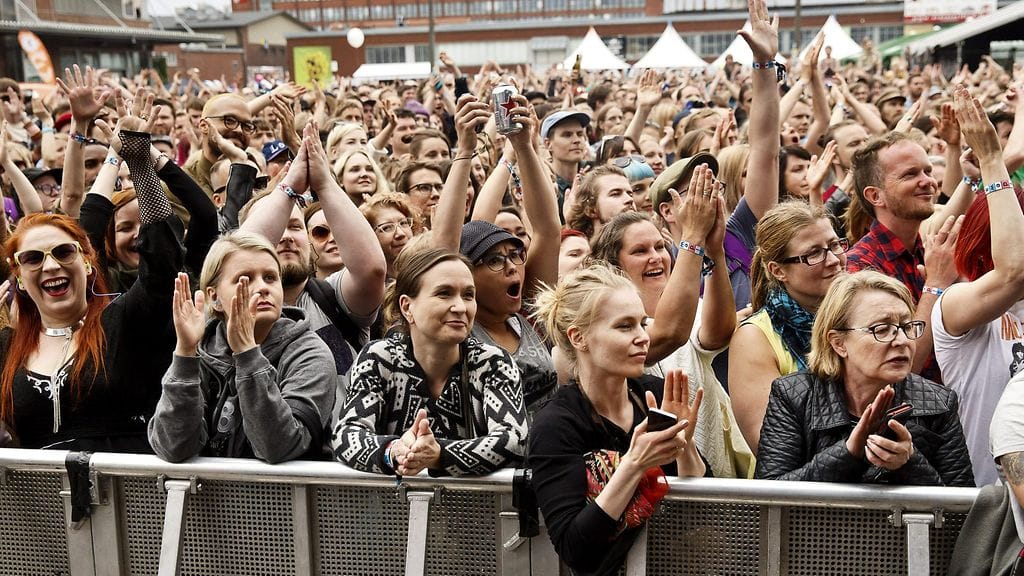 PJ Harvey keräsi runsaan yleisön Sideways-festivaalilla eilen perjantaina 18. kesäkuuta.