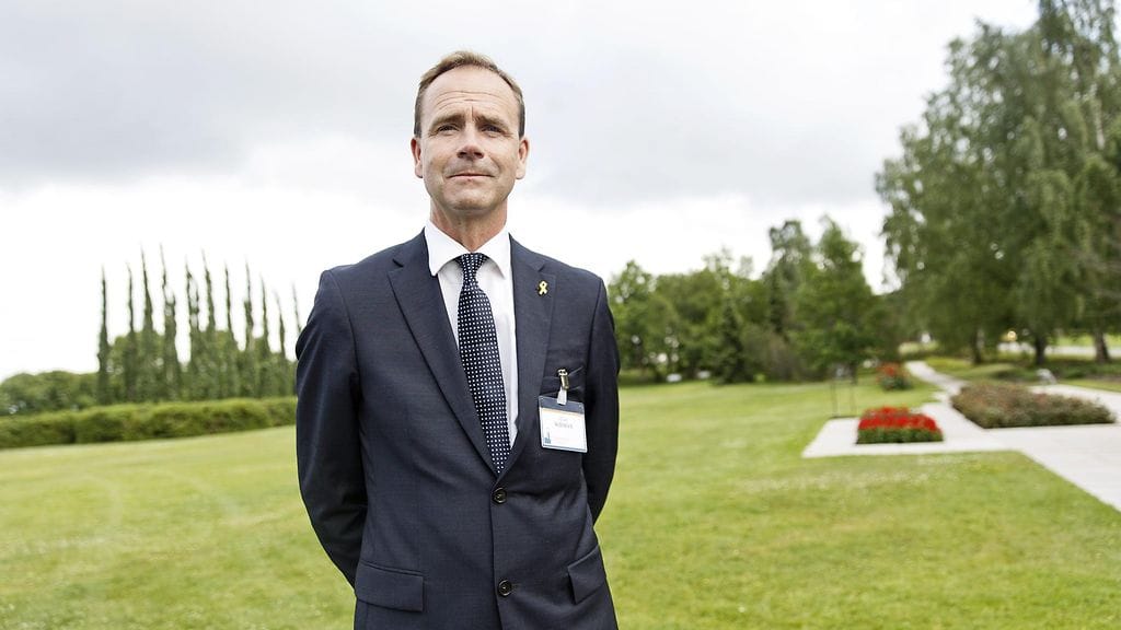 Ruotsin puolustusvaliokunnan puheenjohtaja Allan Widman Kultaranta-keskusteluiden kutsuvierastilaisuudessa Naantalin Kultarannassa 19. kesäkuuta 2016.