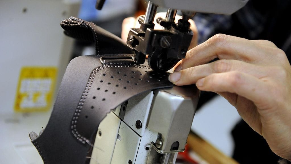 Intiasta tuotiin Suomeen viime vuonna lähes puoli miljoonaa kenkäparia. Kuvituskuva.