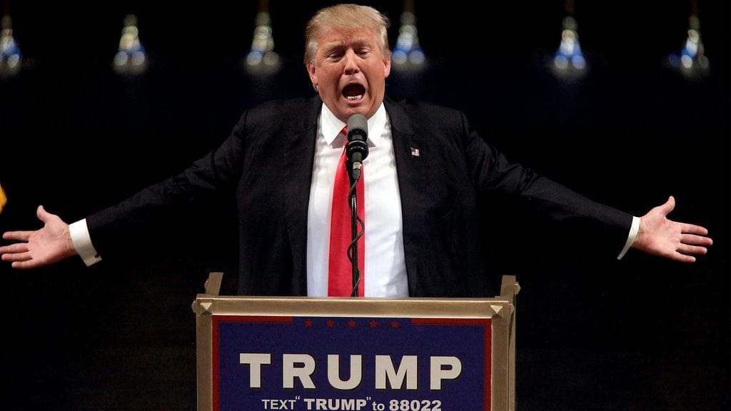 Donald Trump puhumassa Las Vegasissa 18.6.2016.