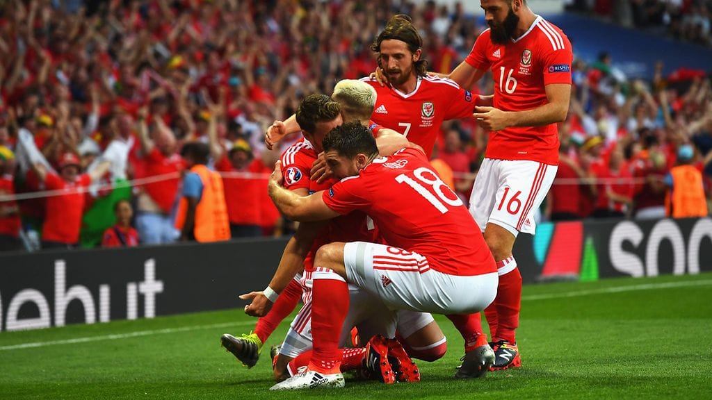 Wales juhlii lohkovoittoa.