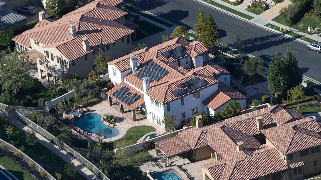 Kylie Jenner myy luksustaloaan