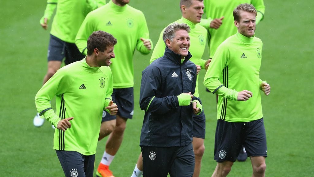 Naurattaako Thomas Mülleriä Bastian Schweinsteigeria vielä illan pelin jälkeen?