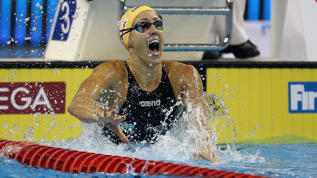 Therese Alshammar on ruotsalainen uintisuuruus. Tässä hän tuulettaa vuoden 2011 MM-kisoissa.