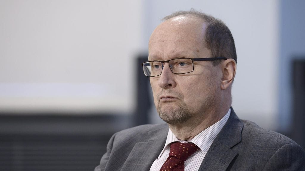 Metsähallituksen pääjohtajan paikalta syrjäytetty Esa Härmälä tiedotustilaisuudessa Helsingissä 14. tammikuuta 2016.