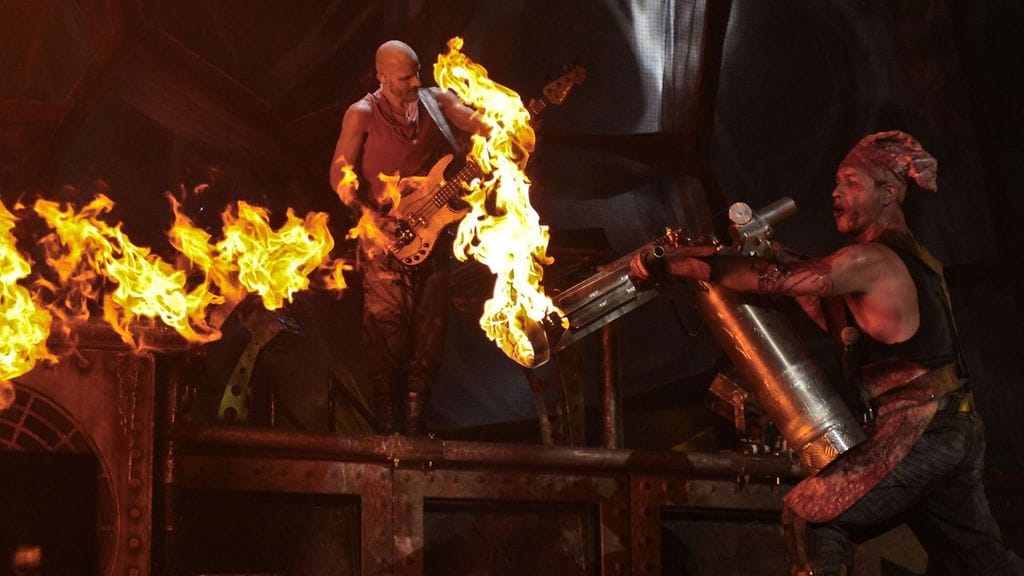 Rammstein lavalla Yhdysvalloissa vuonna 2011.