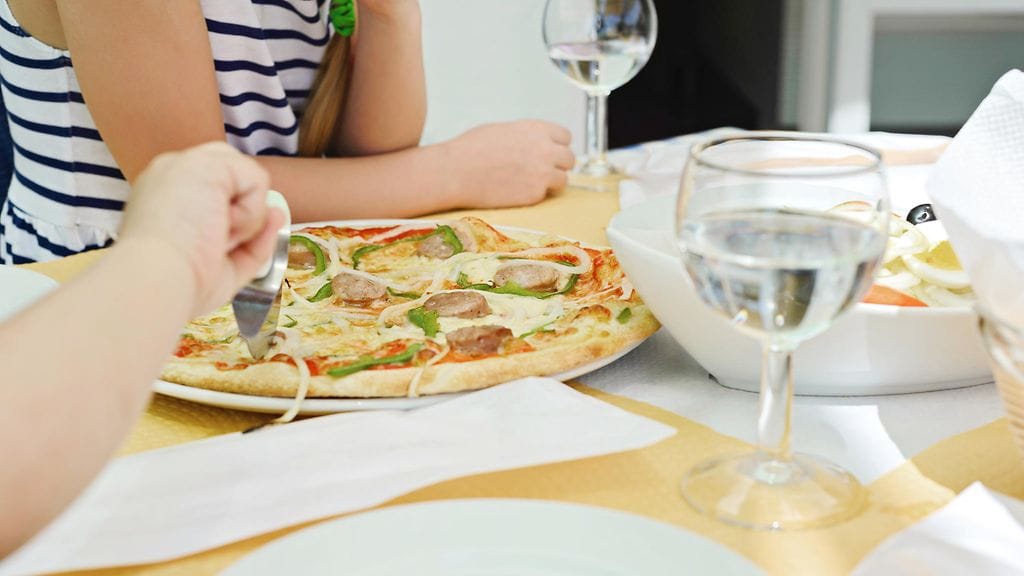 Ravintolan henkilökunta osallistui miehen hyväntekoon.