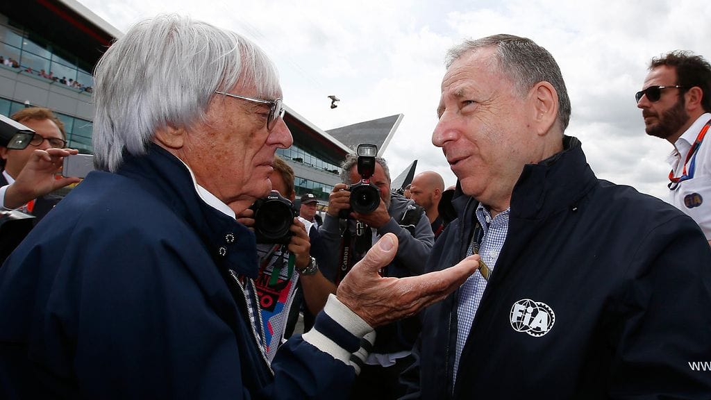 Bernie Ecclestone (vasemmalla) jakeli vaatimuksia Jean Todtin (oikealla) suuntaan.