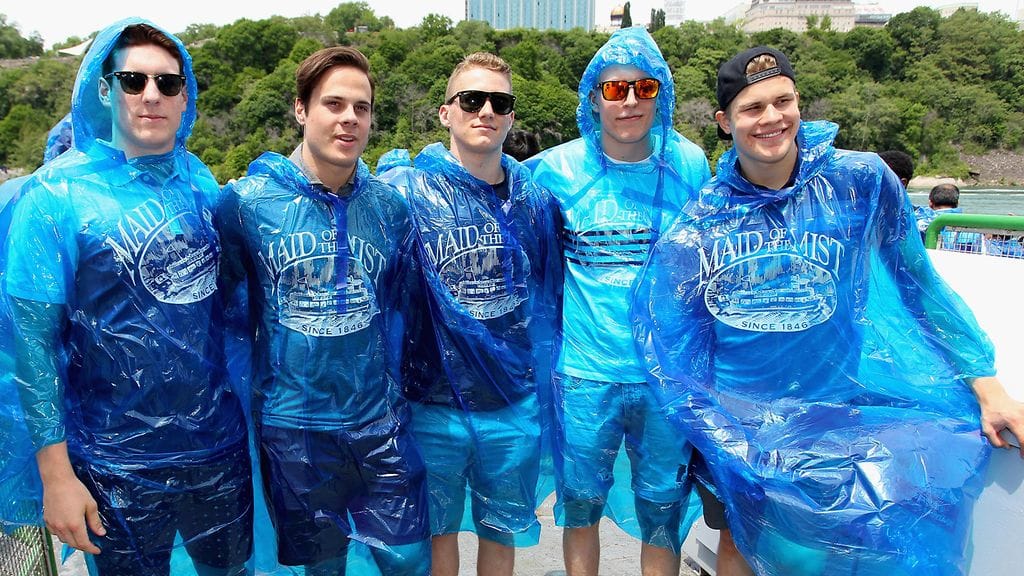 Pierre-Luc Dubois (vas.), Auston Matthews, Matthew Tkachuk, Patrik Laine ja Jesse Puljujärvi, kaikki ensi yön kärkinimiä.