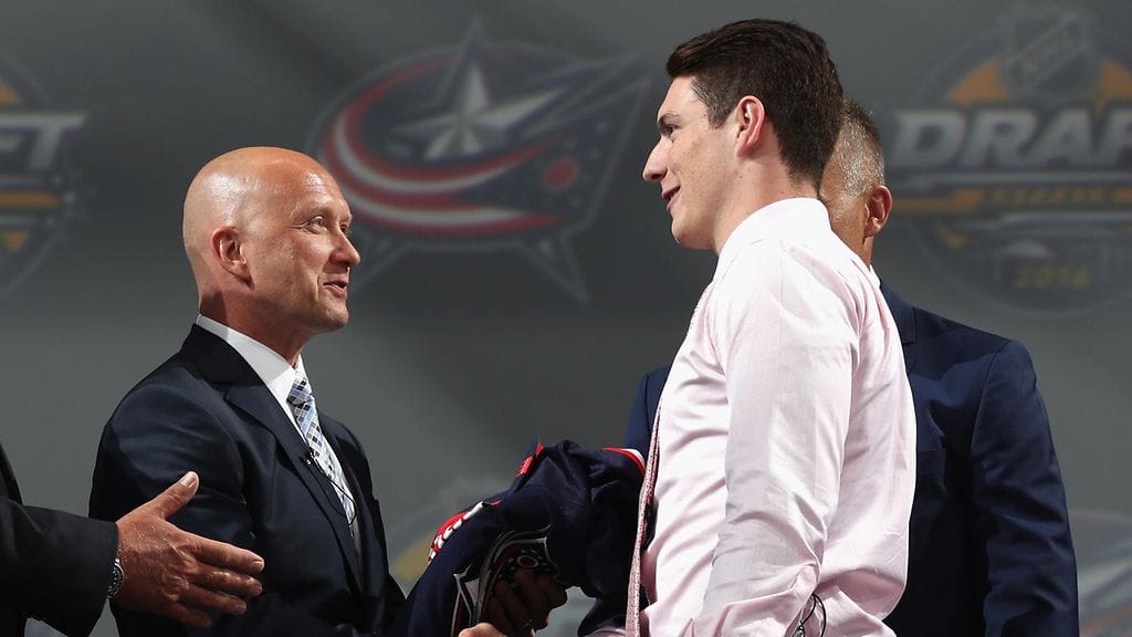 Jarmo Kekäläinen toivotti Pierre-Luc Duboisin tervetulleeksi Columbukseen.