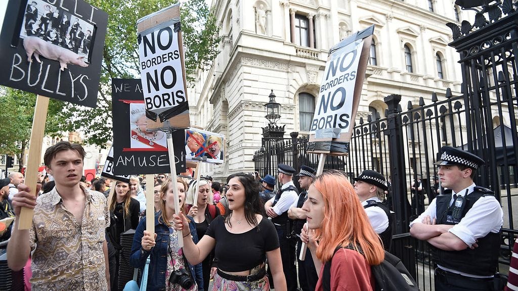 Allekirjoittajien mielestä äänestämiseen pitäisi antaa toinen mahdollisuus, jos ei- tai kyllä-puoli saa alle 60 prosenttia äänistä tai äänestysprosentti jää alle 75:een.