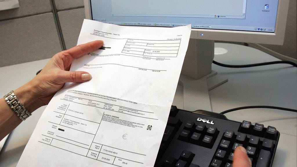 Lähetettyjen valelaskujen summa oli yleensä 434 euroa ja niillä tavoiteltiin yhteensä noin 3,5 miljoonan euron suurusta pottia. Kuvituskuva.