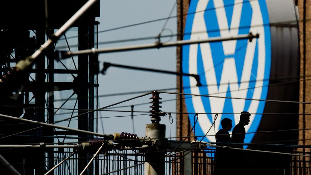 Volkswagenin tehdas Wolfsburgissa, Saksassa.