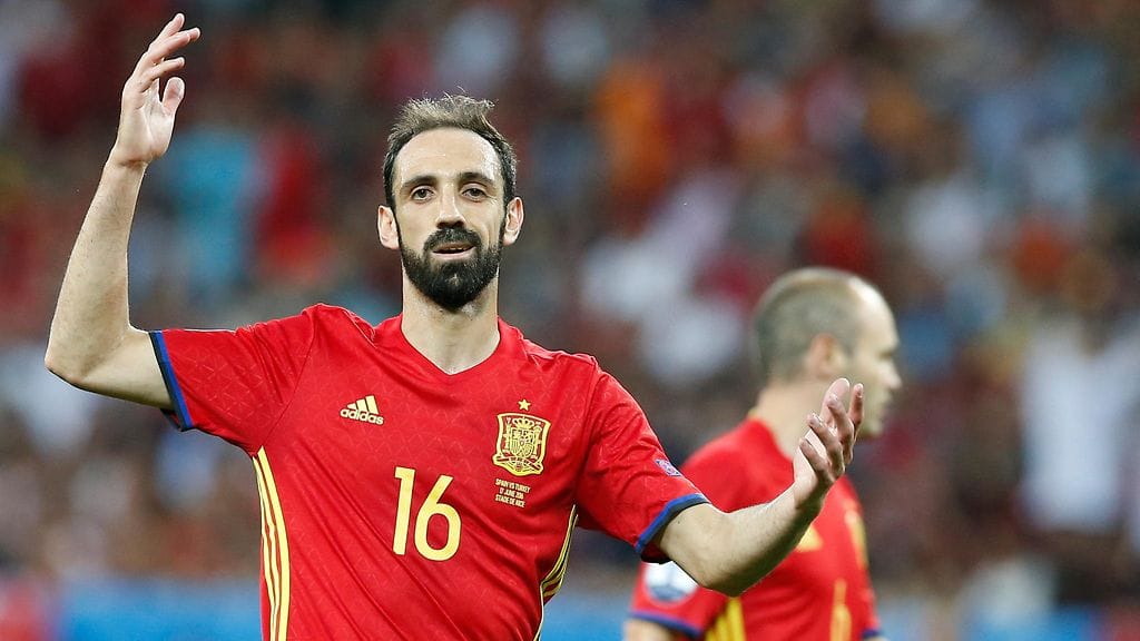 Juanfran on pelannut täydet minuutit Espanjan kaikissa kolmessa ottelussa.