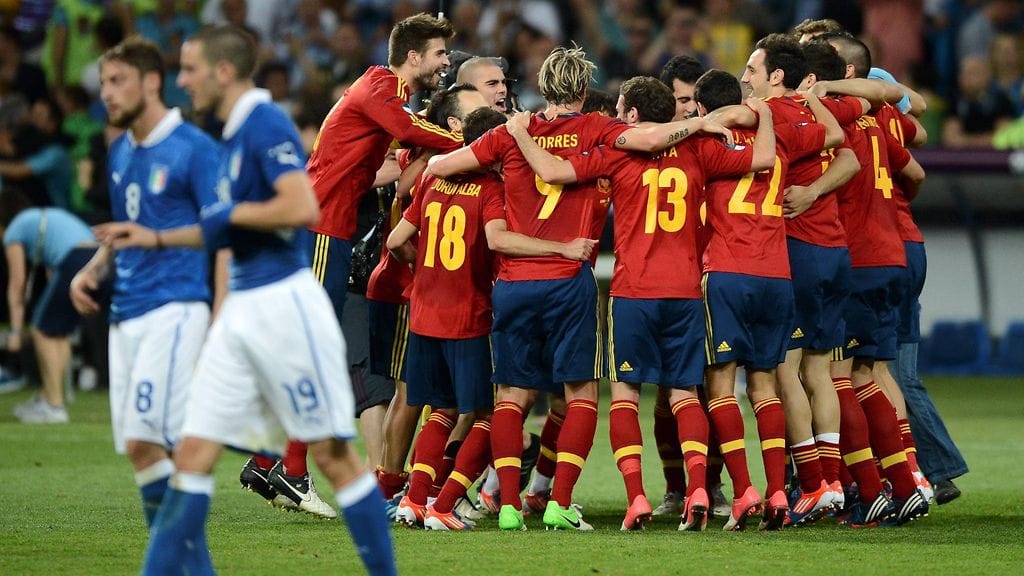 Espanja antoi Italialle kunnon tukkapöllyn EM-finaalissa neljä vuotta sitten.