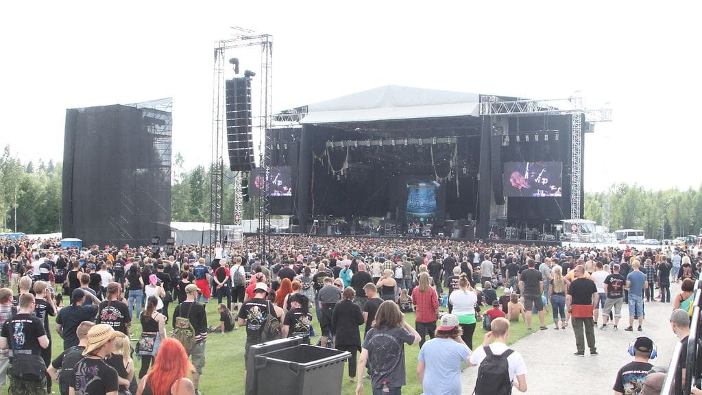 Hämeenlinna Stratovarius 29.6.2016 yleisöä