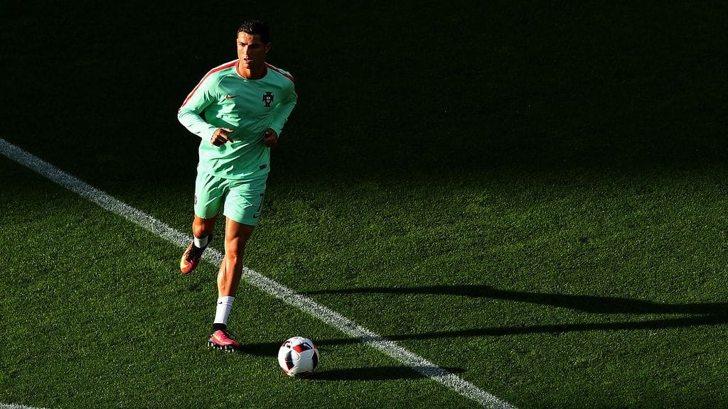 Cristiano Ronaldon niskassa on valtavat paineet.