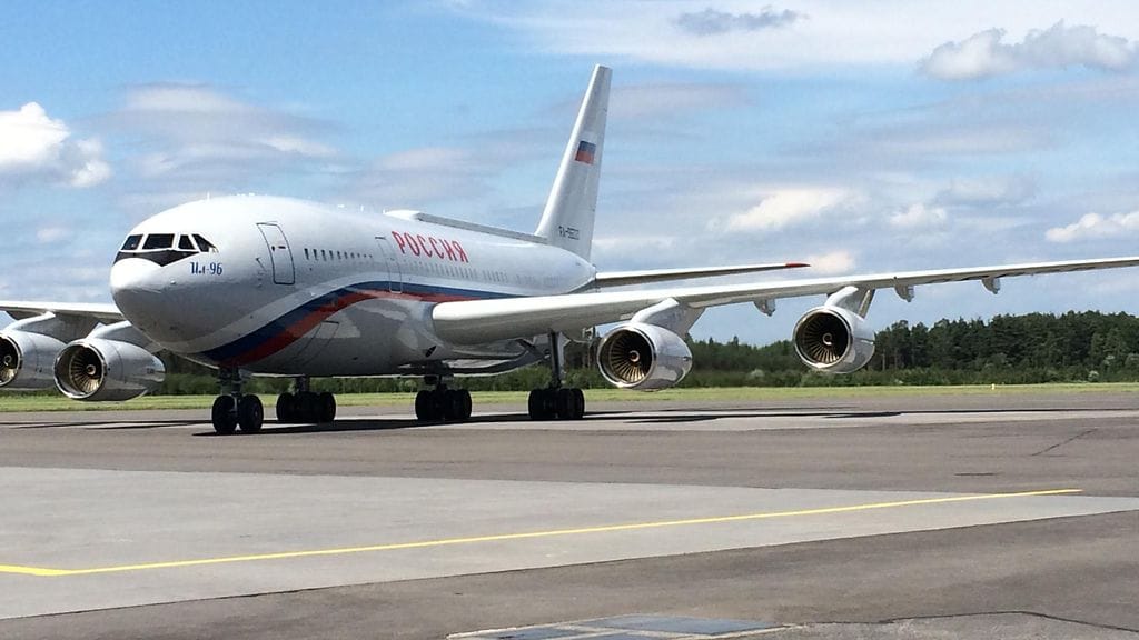Presidentti Putinin lentokone laskeutui Turun lentokentälle iltapäivällä kolmen jälkeen.