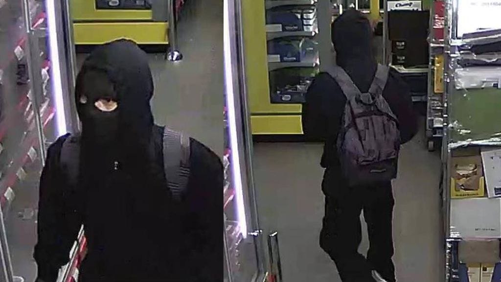 Poliisi kaipaa havaintoja kuvissa näkyvästä miehestä, jota epäillään Virolahden Klamilan Sale-ryöstöstä.