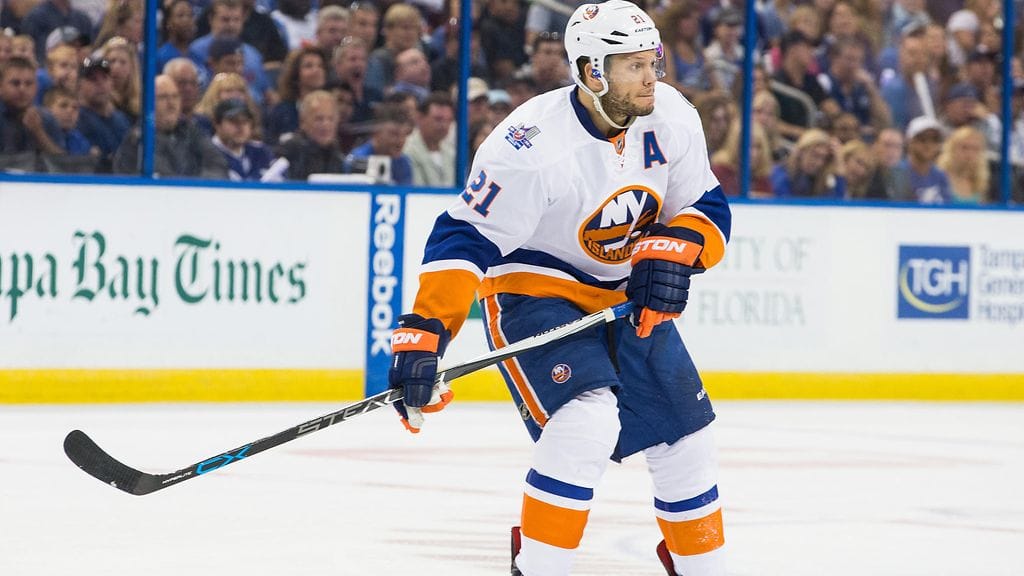 Kyle Okposo on pelannut NHL:ssä 727 ottelua tehoin 206+254=460.