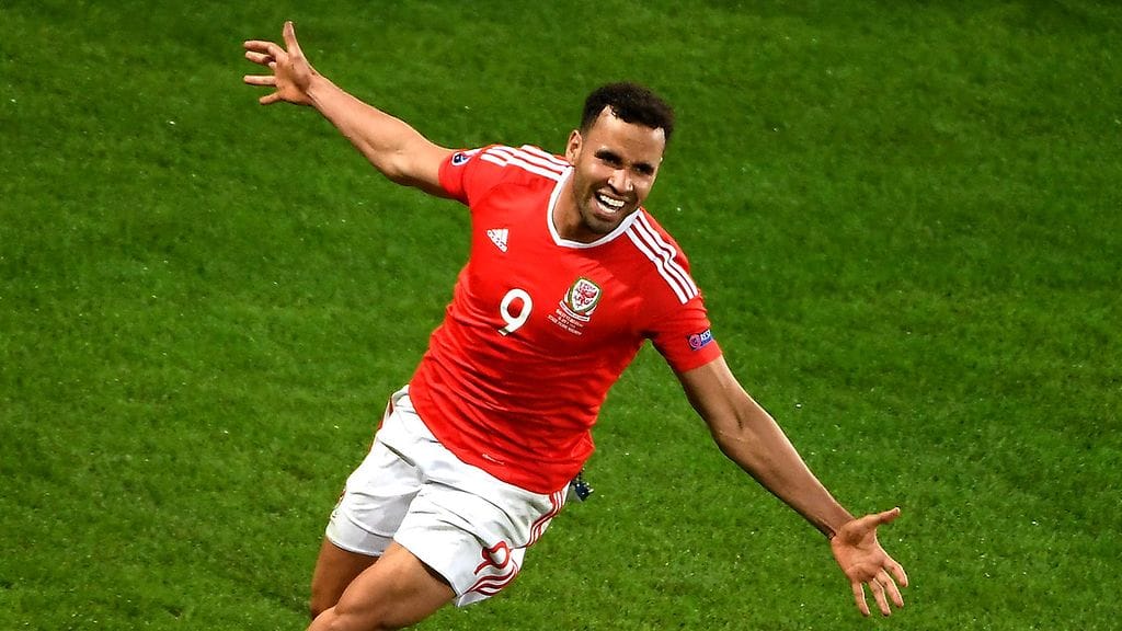 Hal Robson-Kanu juhli voittomaalia Belgiaa vastaan.