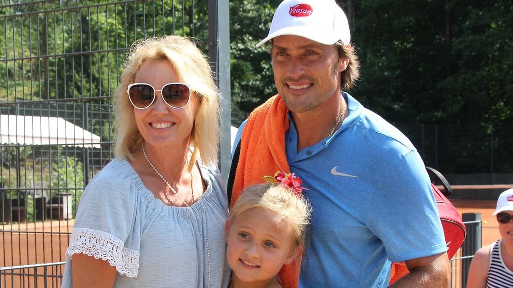 Sirpa Selänne kertoo MTV Viihteelle, että perheen kesäsuunnitelmissa on veneilyn lisäksi myös matkailua Euroopan sisällä.