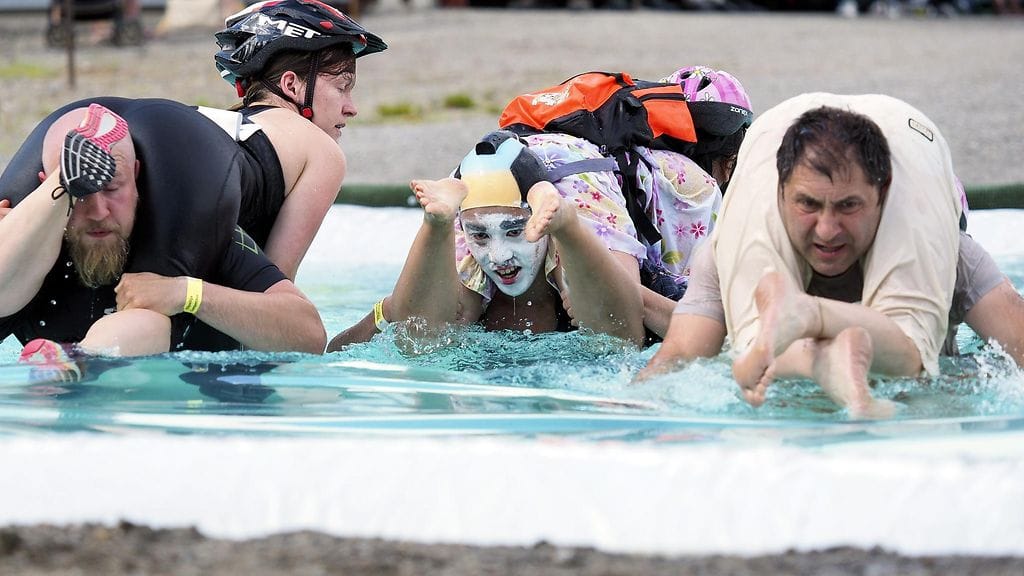 Kisoissa palkitaan myös hauskin parin ja paras asustus.