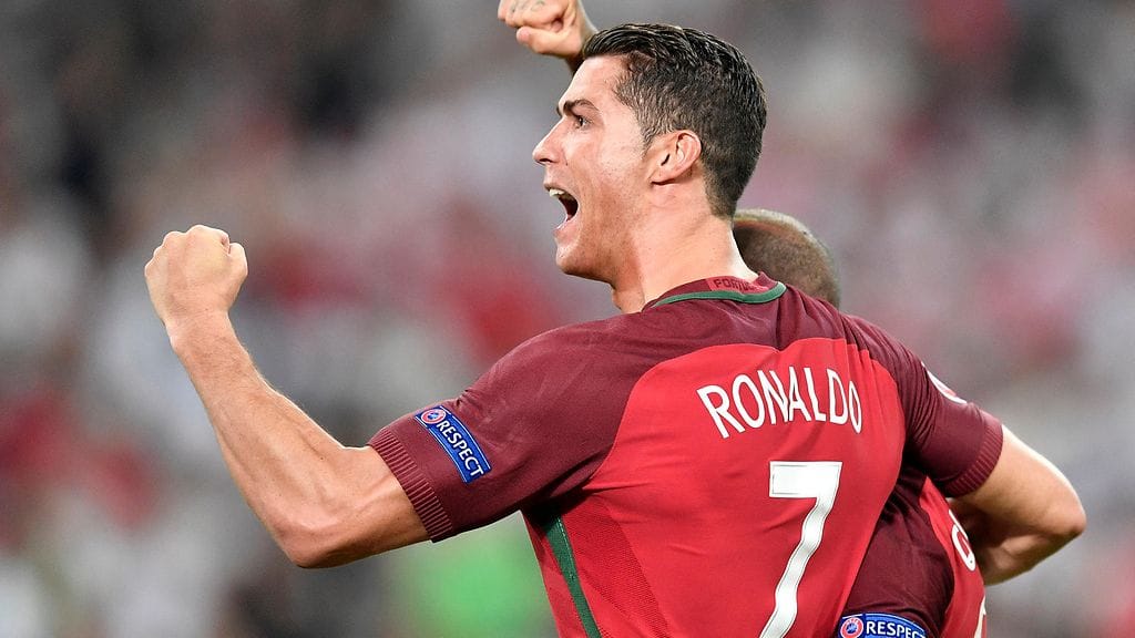 Cristiano Ronaldo jahtaa Euroopan mestaruutta Portugalin paidassa.