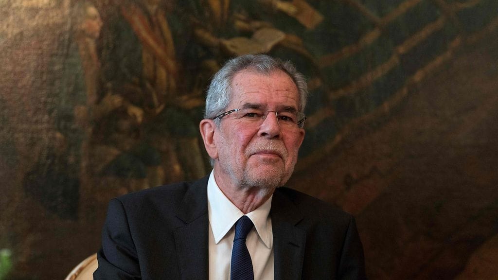 Sitoutumaton ehdokas Alexander Van der Bellen voitti Itävallan presidentinvaalin, mutta maan korkein oikeus on kumonnut tuloksen ääntenlaskun epäselvyyksien vuoksi.