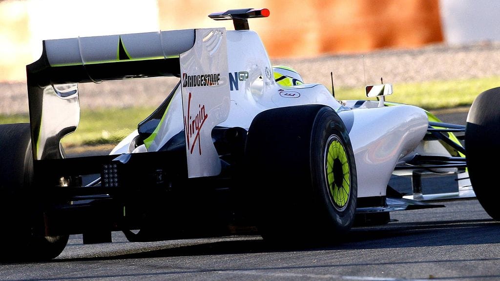 Brawn GP ja Jenson Button hallitsivan kauden 2009 ensimmäistä puoliskoa niin sanotun tupladiffuusorin vauhdittamana.