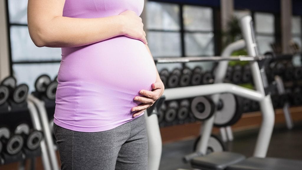 Tämä äiti haluaa lieventää raskausajan liikuntaa kohtaan liittyviä pelkoja.