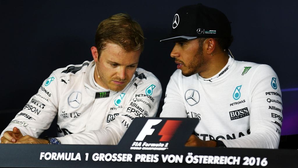 Räiskyykö Nico Rosbergin ja Lewis Hamiltonin välillä taas Silverstonessa?