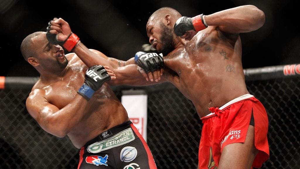 Daniel Cormier ja Jon Jones kävivät hurjan taiston tammikuussa 2015.
