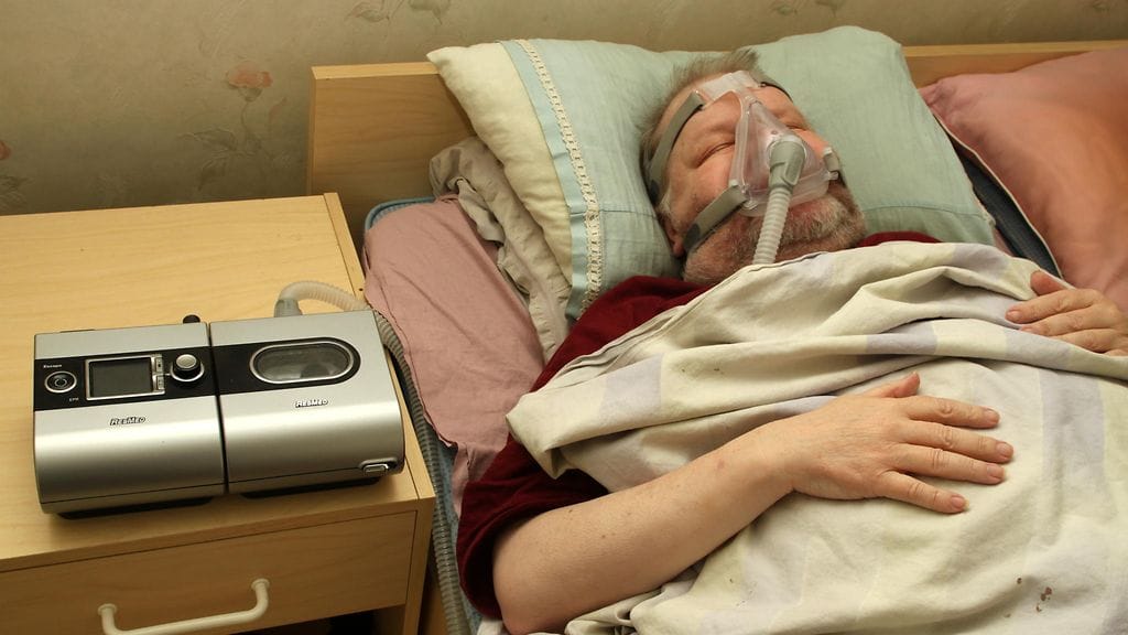 Uniapnean hoidossa käytetään CPAP-maskia.