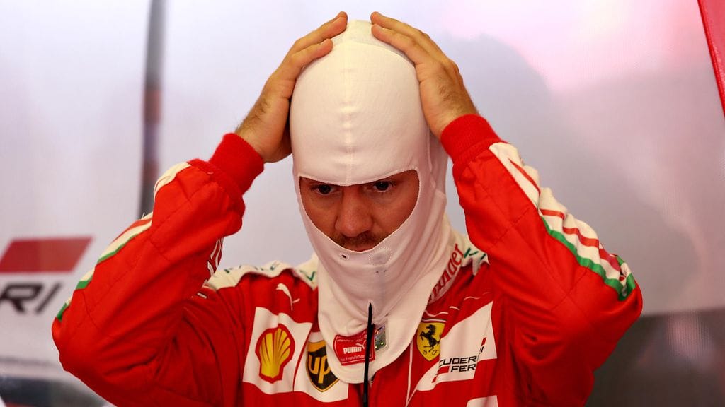 Sebastian Vettel pyrkii nostamaan Ferrarin mestaritalliksi.
