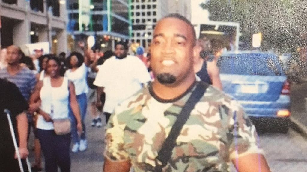 Poliisi julkaisi kuvan miehestä etsintäkuulutuksen. Myöhemmin todettiin, että kuulutus oli perätön.