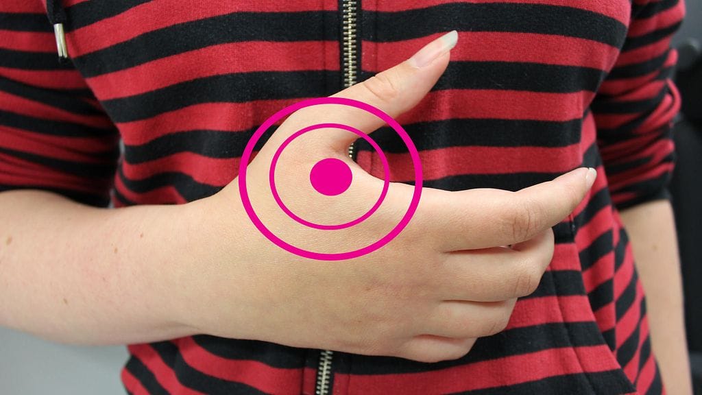 Piste on itse asiassa melko suuri, joten sen löytäminen on melko helppoa.