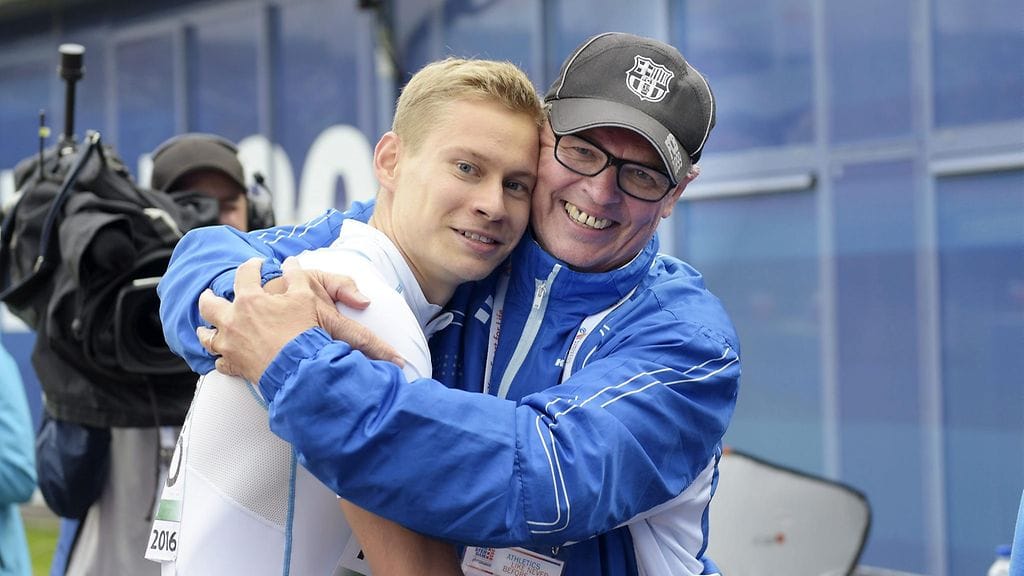 Oskari Mörö ja Atte Pettinen riemuisissa tunnelmissa