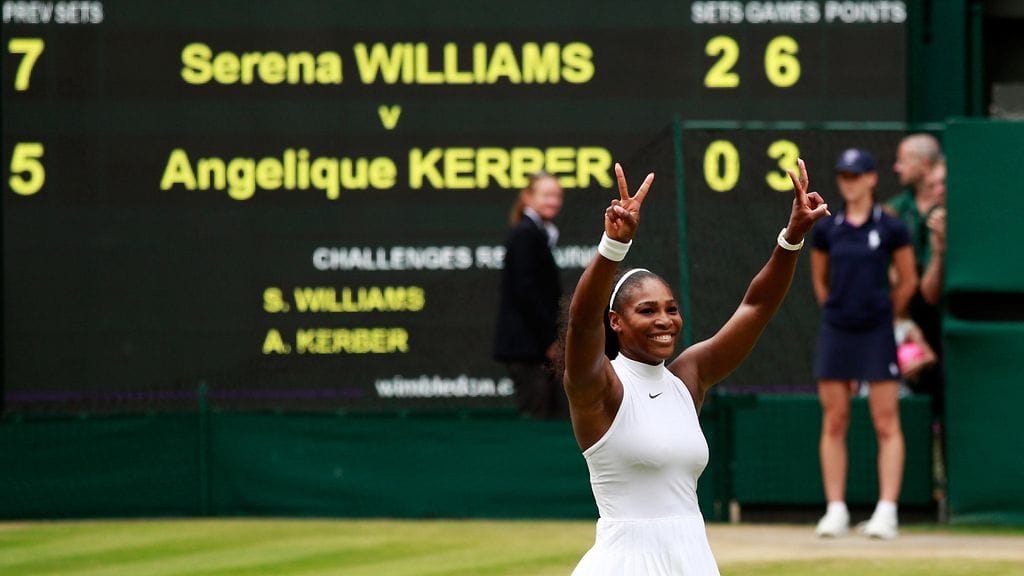 22 voittoa! Serena Williams sai pokaalikaappiinsa jälleen lisätäytettä.