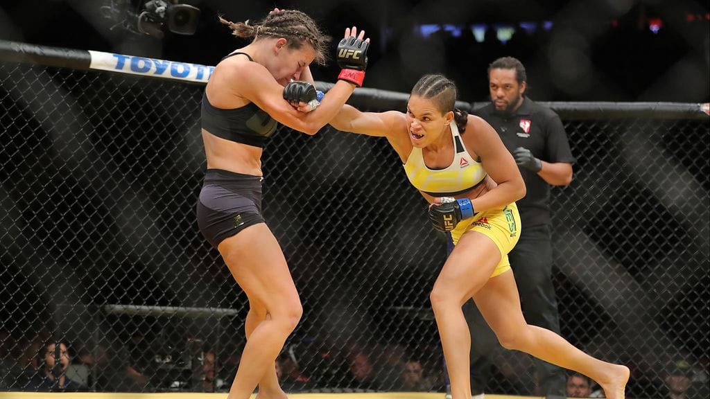 Amanda Nunes (oik.) ryösti mestaruusvyön Miesha Tatelta.