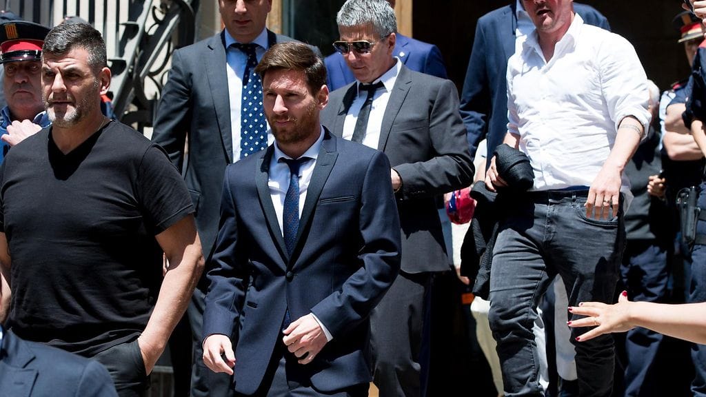 Lionel Messin veronkierto on herättänyt suuttumusta talousvaikeuksista kärsivässä Espanjassa.