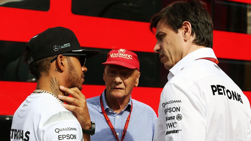 Lewis Hamilton, Niki Lauda ja Toto Wolff (arkistokuva).