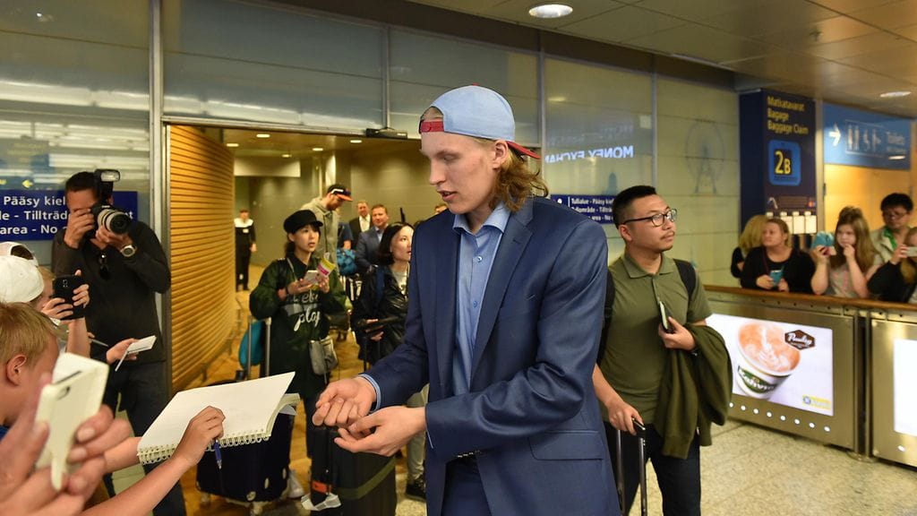 Patrik Laine harjoittelee kesän Suomessa.